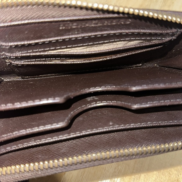 ⭐️SOLD⭐️ Michael Kors Brown and Gold Wallet with Removable Wrist Strap - Picture 9 of 13